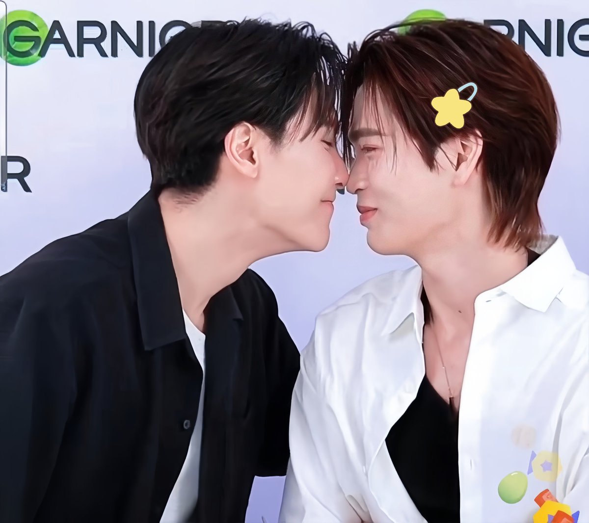 โคตรRespectเลยว่ะเพื่อน พวกนายเหมือนแฟรกันเกิ๊นนน

JUMARK GARNIER MOCHI LIVE

#GarnierMochiCreamxJuniorMark
#junniorrs #markjrtn
