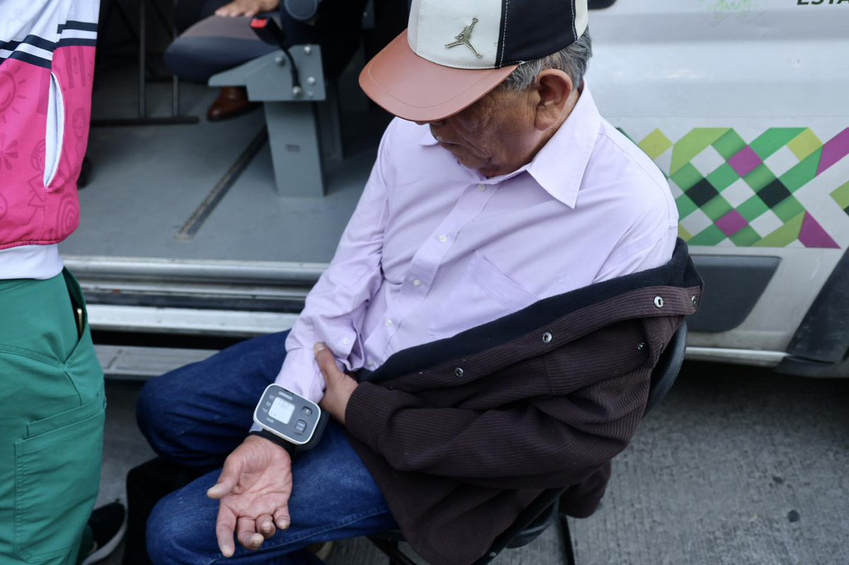 En la colonia Los Reyitos, el DIF Estatal se unió a las acciones de la Red de Gestión Comunitaria.
La senadora Ruth González Silva acompañó esta jornada, reconociendo el trabajo coordinado que impulsa el bienestar en las colonias.
#RGC #RicardoGallardo #ApoyoSinLímites