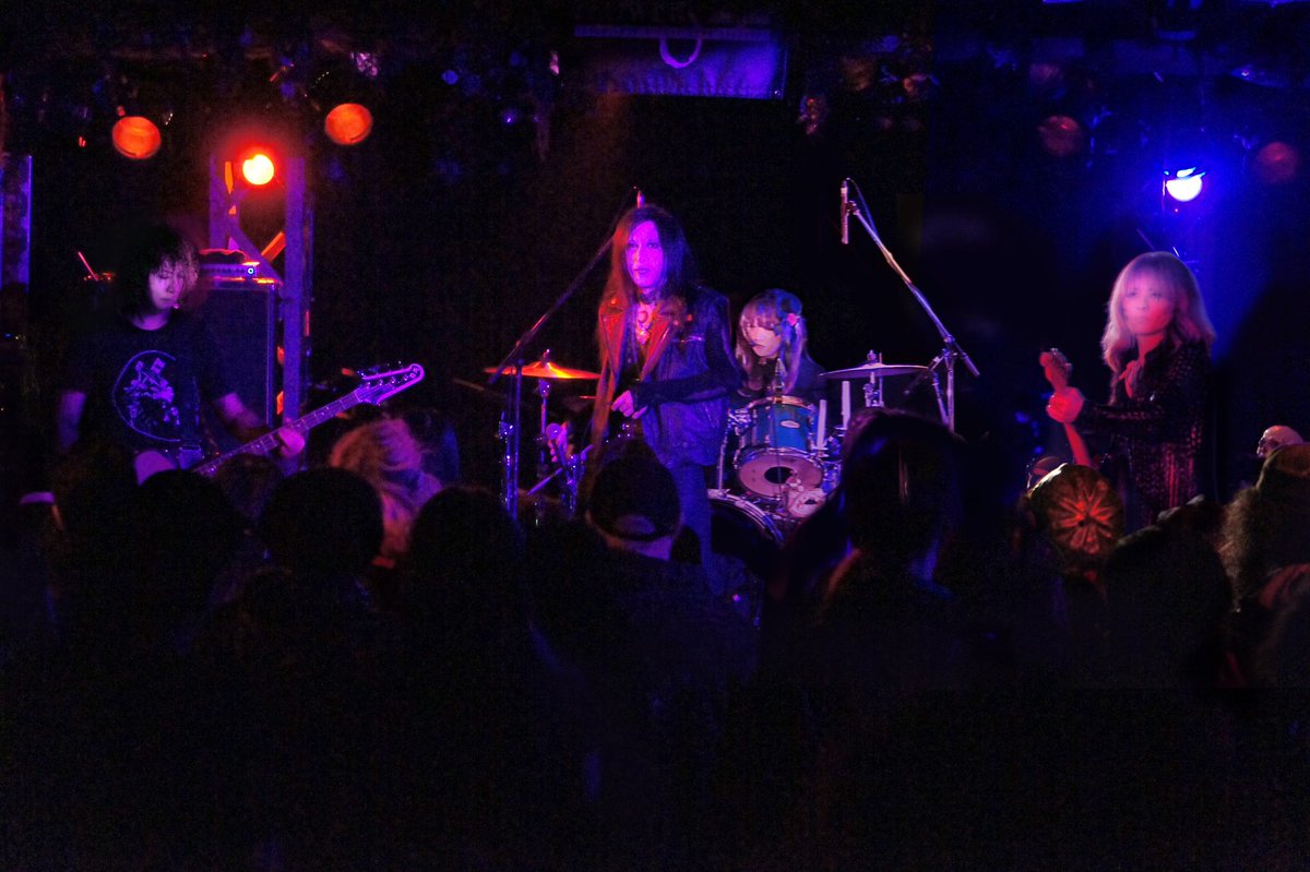 tannosousuke's tweet image. BLOODFLOWERSFESTIVAL、ありがとうございました！
最高のゴスフェスティバルで、PHAIDIAとっても良い感じにライブができました。
13th Moonの皆様、本当にお疲れ様でした！ありがとうございました。
観てくれた皆様にも、大感謝です。
THE KING AUTO-MODかっこよかった！
沢山好きな人たちに会えた。