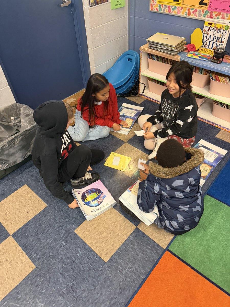 Using <a href="/KaganOnline/">Kagan Publishing & Professional Development</a> Fan-N-Pick to summarize <a href="/HMHCo/">HMH Education</a> Gigi &amp; the Wishing Ring. 💍<a href="/LelyLionsRoar/">Lely Elementary</a>  <a href="/collierschools/">Collier County Public Schools</a>