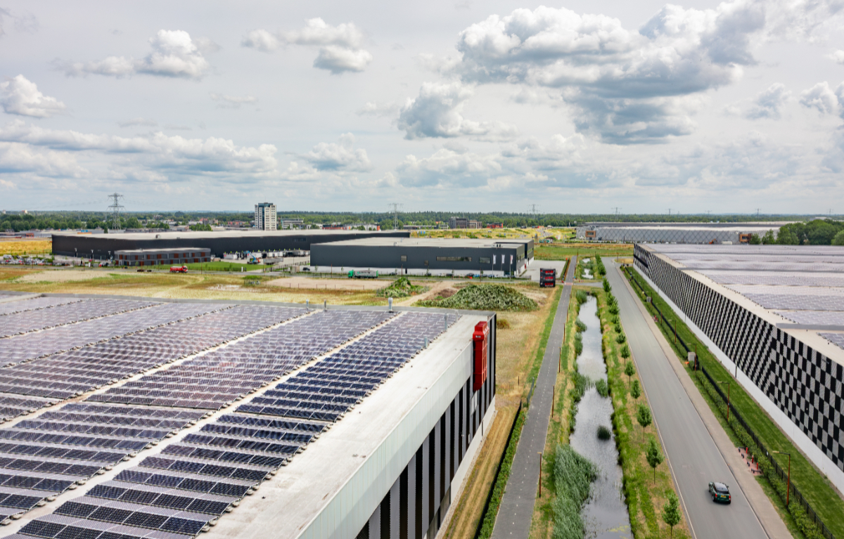 De Plan &amp; Design Toolsuite is een van de resultaten van het EIGEN project. Met als einddoel om ondernemers op bedrijventerreinen meer mogelijkheden te geven om een lokale oplossing voor #netcongestie 🔌 te vinden.  Volg ons voor nieuws over de Toolsuite en over #energiehubs.