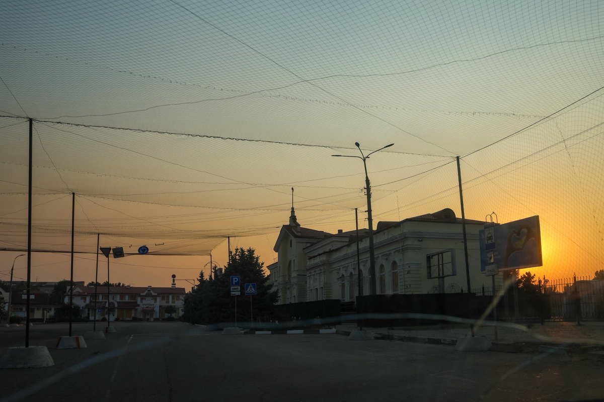 Затишно, як удома. Страшно, як на війні. Херсон у третю річницю звільнення. Тред