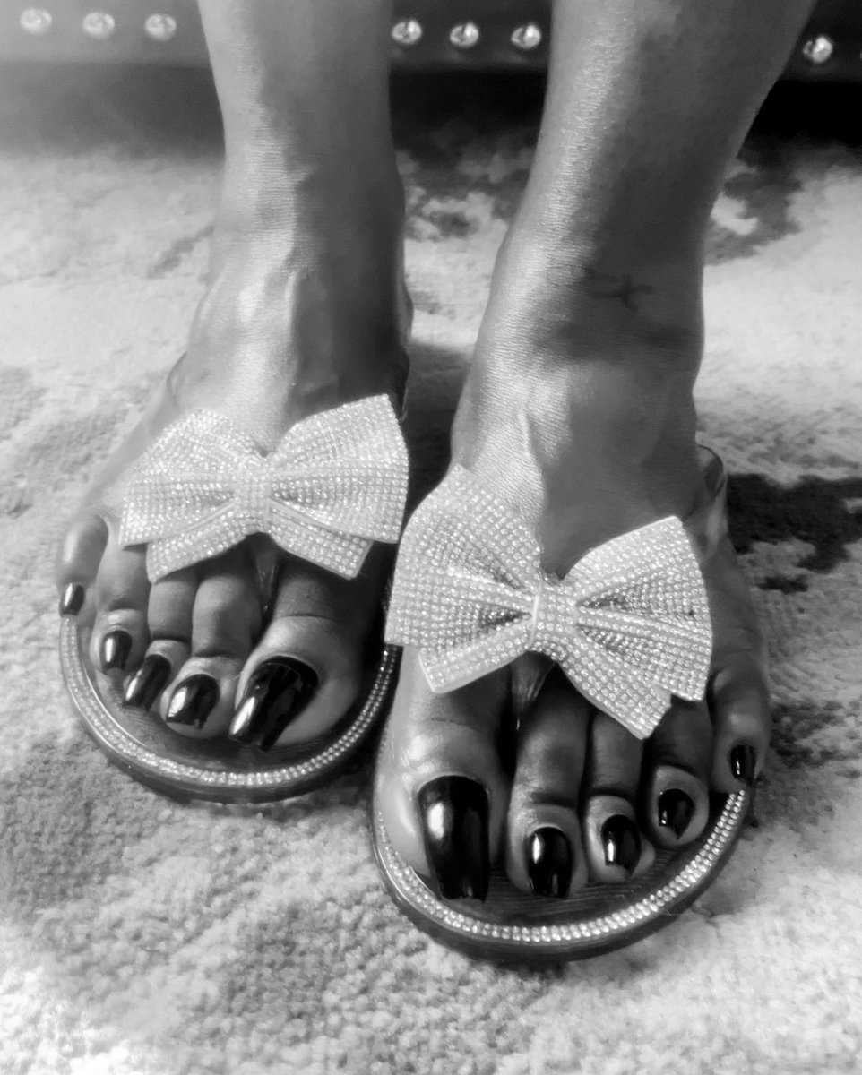 XXXquisiteSoles's tweet photo. ✨Classic 🦶🏾 https://t.co/Tp0iKVvv7M