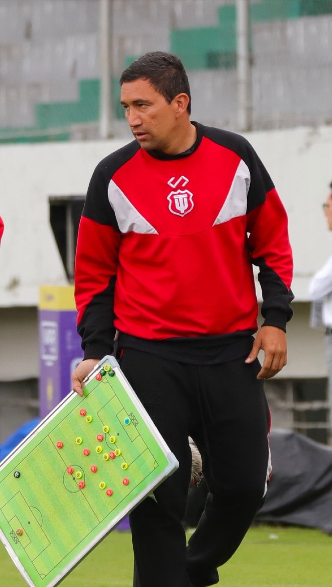 Atención 🇦🇹
Una de las primeras resoluciones de la reunión que se mantuvo ayer en el Rodillo fue la desvinculación entre su AT colombiano Fabián Torres

En este caso el puesto lo ocupará quien llegó hace menos de un mes Pedro Larrea

Informa Retumba 100.9fm <a href="/ABCDeportivoEc/">ABC DEPORTIVO RADIO</a>