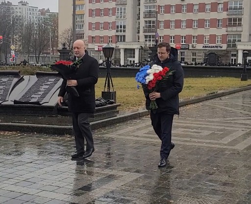 Today, Chargé d’Affaires a.i. of the United Kingdom Nicholas Collier and Chargé d’Affaires a.i. of France Pierre Pourtier laid flowers at the Military Cemetery in Minsk to honour those who gave their lives in war, marking Armistice Day and remembering their courage and sacrifice.