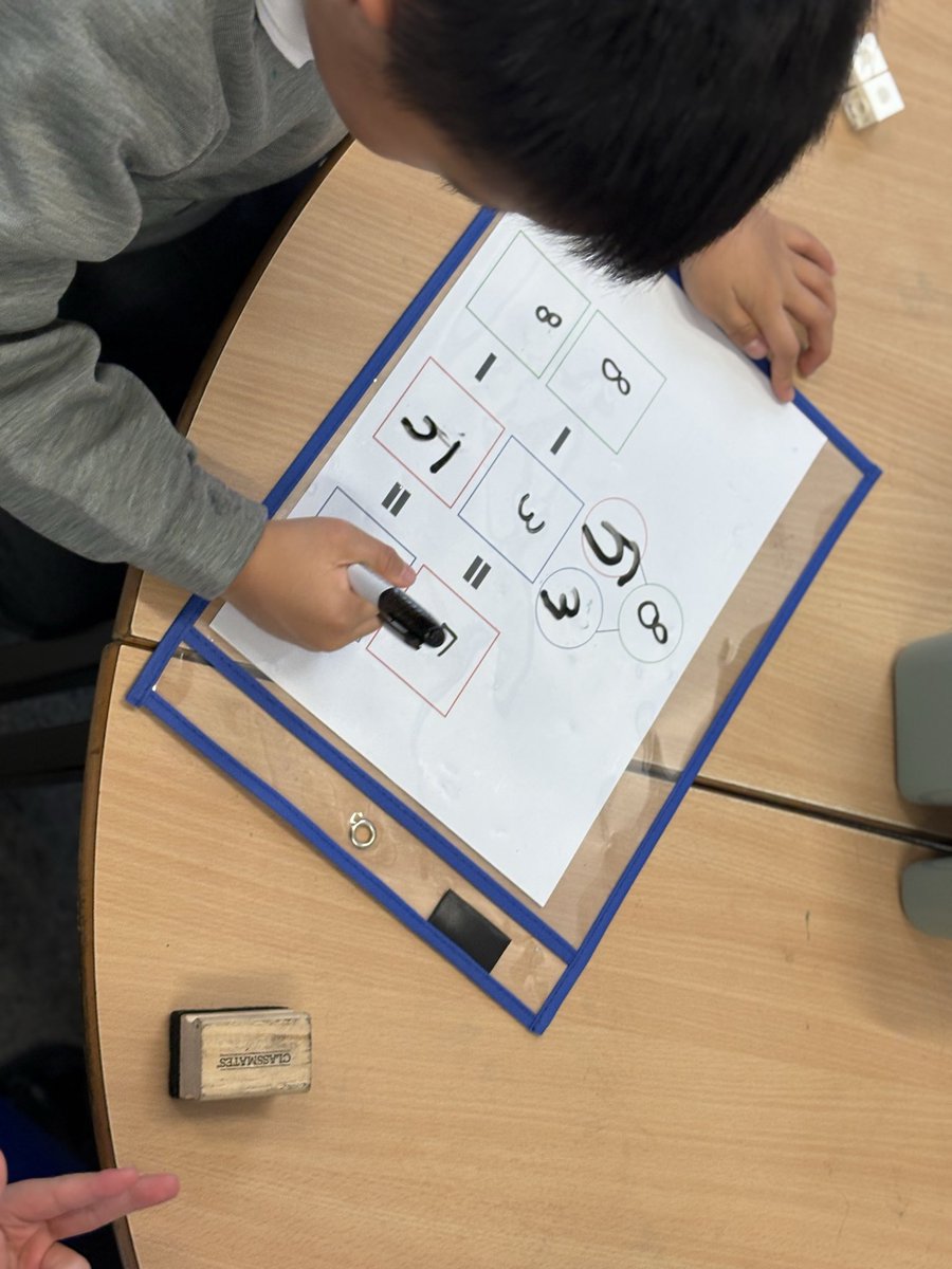 ManorParkSchSM1's tweet image. 🔢 Year 1 Maths Whizzes! 🧠 We're rocking fact families! Using our part-part-whole diagrams and cubes, we wrote addition and subtraction sentences within 10. Great work exploring number relationships!✍️ #Maths #Year1 #FactFamilies. @LEO_maths #WeAreLEO
