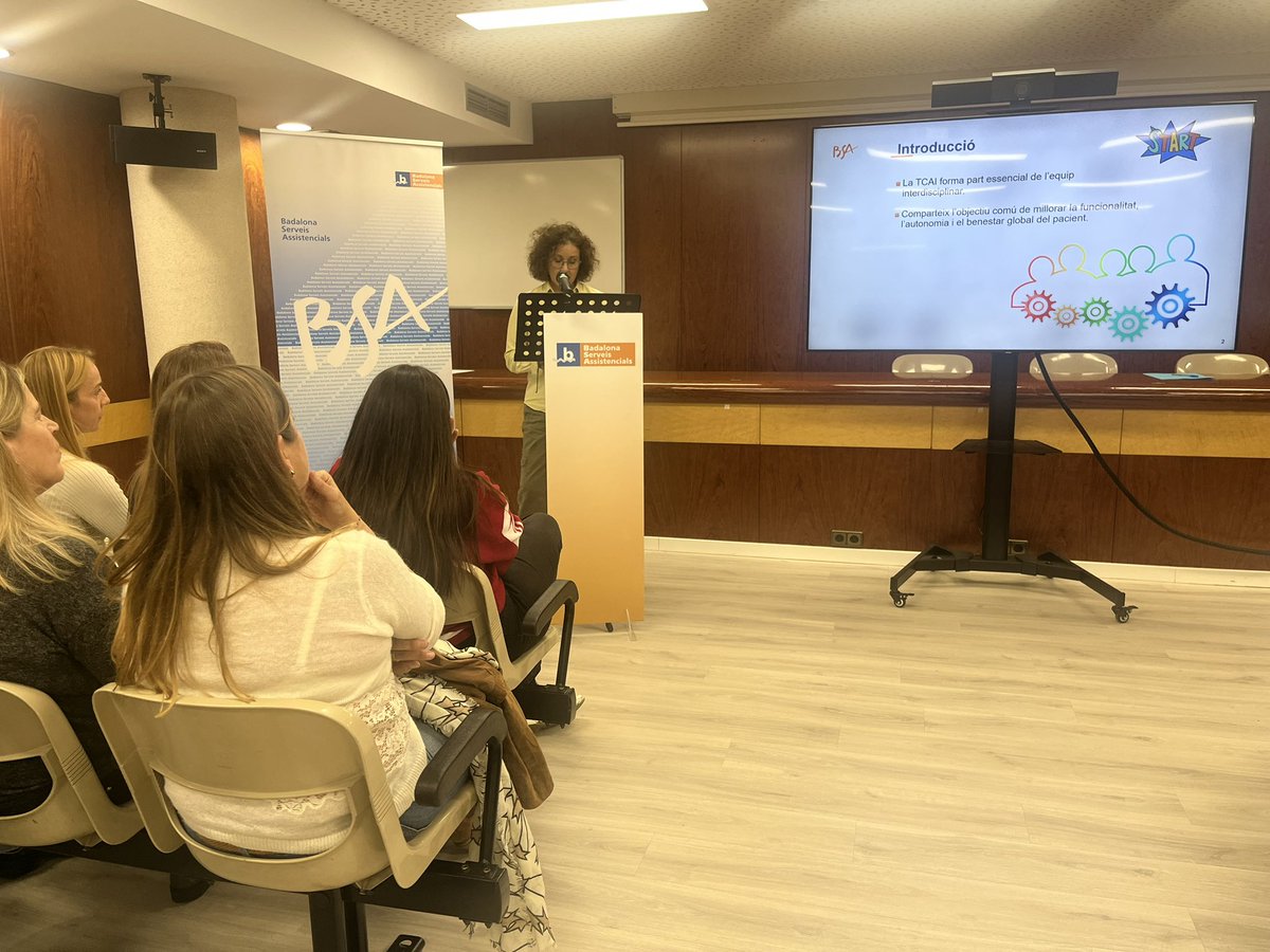 Les professionals de l’Atenció Primària i Intermèdia comparteixen experiències i bones pràctiques en l’abordatge dels nous reptes assistencials.

Una mostra de la seva implicació diària amb les persones i els equips. 👏