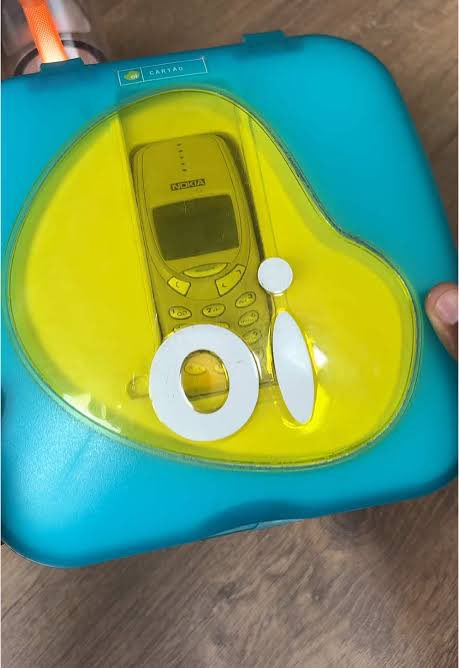 _andreyray's tweet image. e quem comprou o chip da Oi que valia por 31 anos agora faz o que