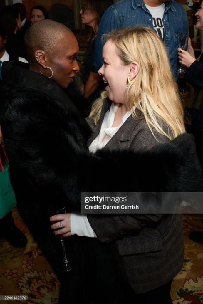 CRASHINF OUT ON TJE TUBE THIS IS MAJOR FOR ME