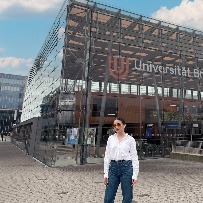 “ELT Sakarya sayesinde Almanya’da üniversite eğitimime güvenle adım attım.

Başvuru, vize, okul ve konaklama süreçlerinde her zaman yanımdaydılar.

Gamze Abla'nın ilgisi ve desteği sayesinde kendimi hep güvende hissettim."

elt.com.tr/gidenler-anlat…