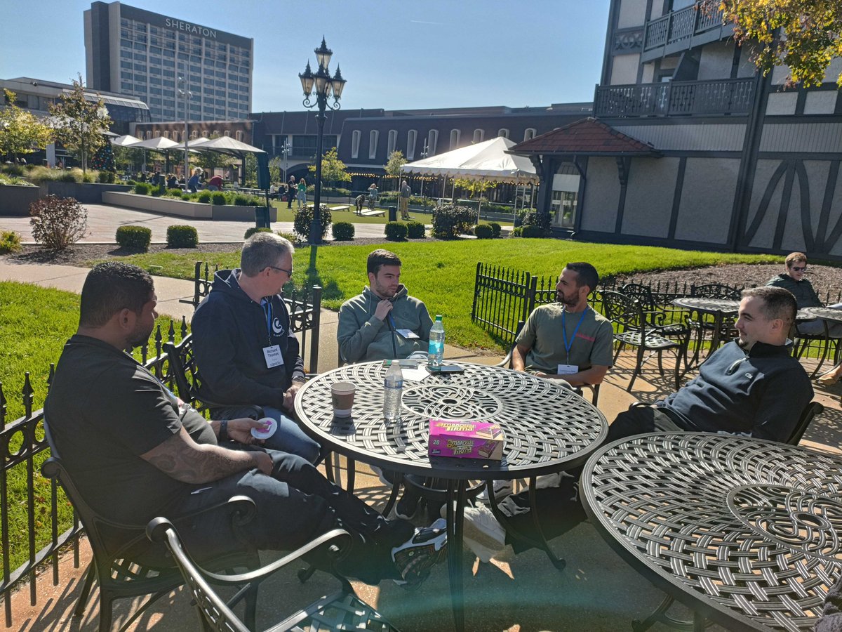 Last week, our team packed their bags and headed to St. Louis for the annual Capacity Huddle! 💚

Since joining the Capacity family earlier this year, this was our first time meeting everyone in person – and wow, what a week! 

Here are a few pics from an unforgettable trip 📸