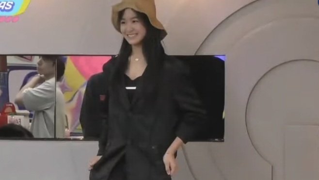 ultjoniean's tweet photo. she’s just a small bean PLS 

CAPS FANGIRLING ERA
#PBBCollab20MeetAndGreet https://t.co/khlVfRvBDL