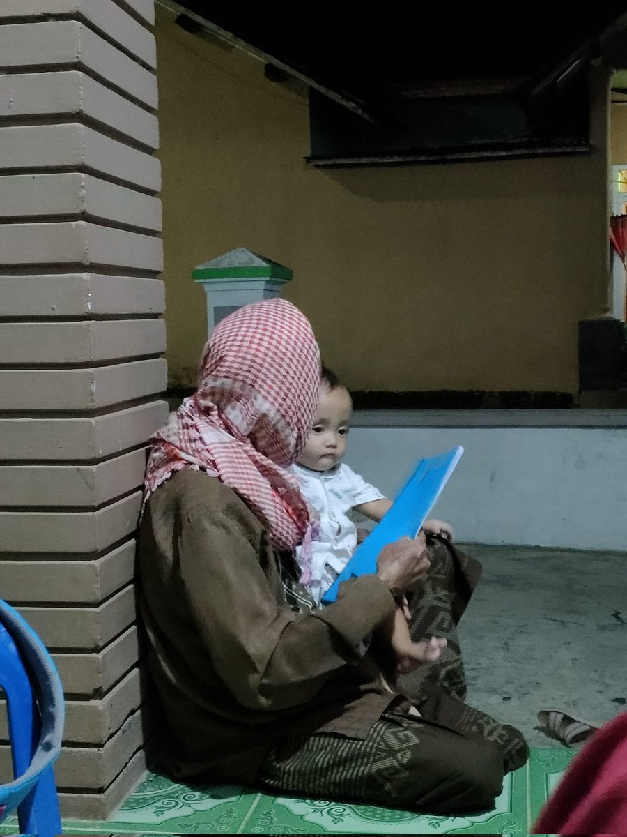 CholisHusna's tweet photo. Abdil, ini Mbah Buyut. 
Sehat-sehat nggih Kalian💖 https://t.co/ZzOpvFSJvs