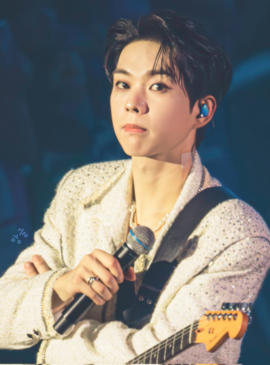 251109 LUCID LINE 막콘
#최상엽 #LUCY #루시

미남다람쥐와 아이컨택 ✨️

#한켠에머문LUCY_2025