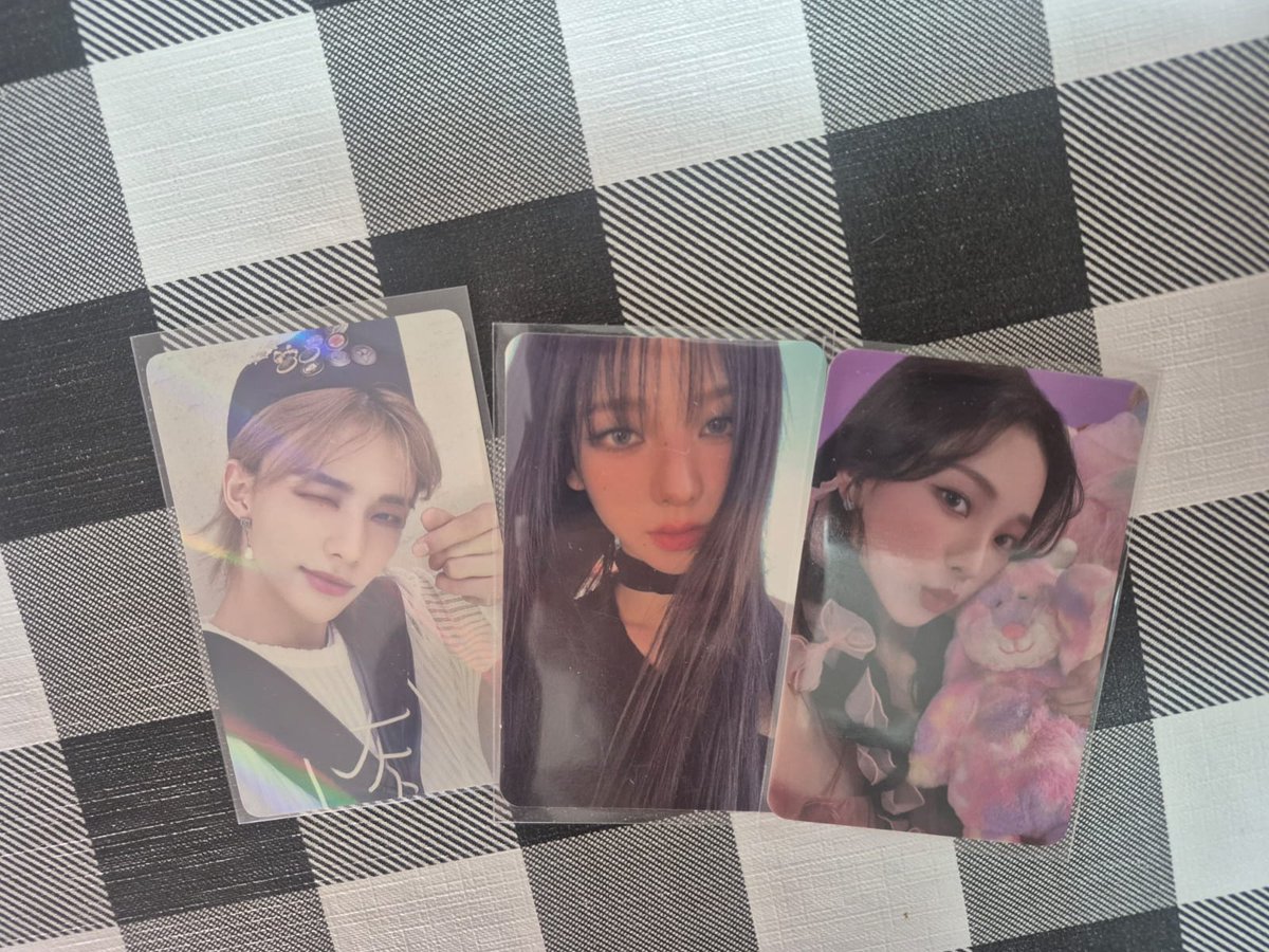 aespa karina stray kids hyunjin skz photocard pc smini drama maxident pob

duplinha karina - 85 + frete (minienvios)
pob hyunjin - 45 + frete (minienvios)

fbs no fixado