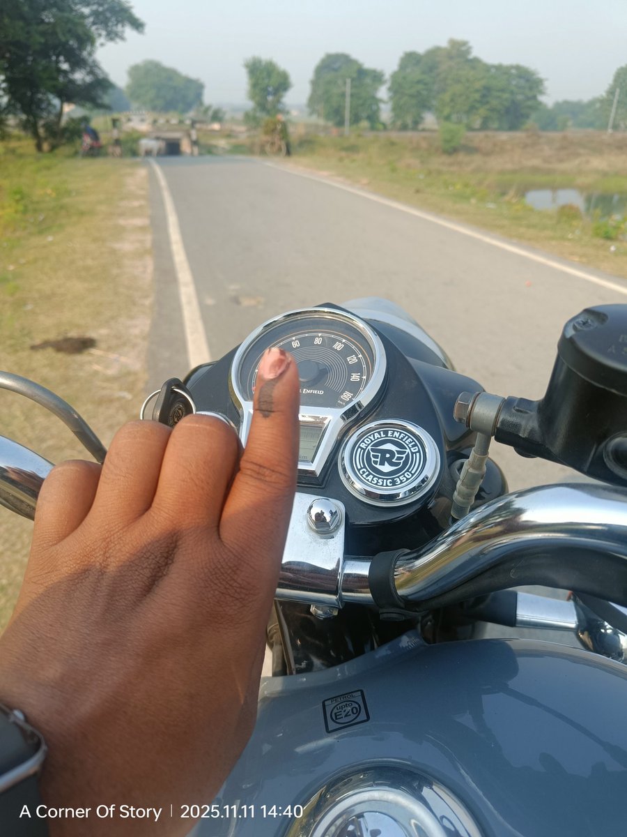 theamrendrak's tweet photo. Voting isn’t just a right, it’s a responsibility.
Today, I walked to my polling booth and raised my voice through my vote for Bihar, for progress, for tomorrow. 🌾🇮🇳
#BiharElection2025 #BiharElections #BiharPolitics #BiharElection #Bihar https://t.co/bgXJkOLpUT