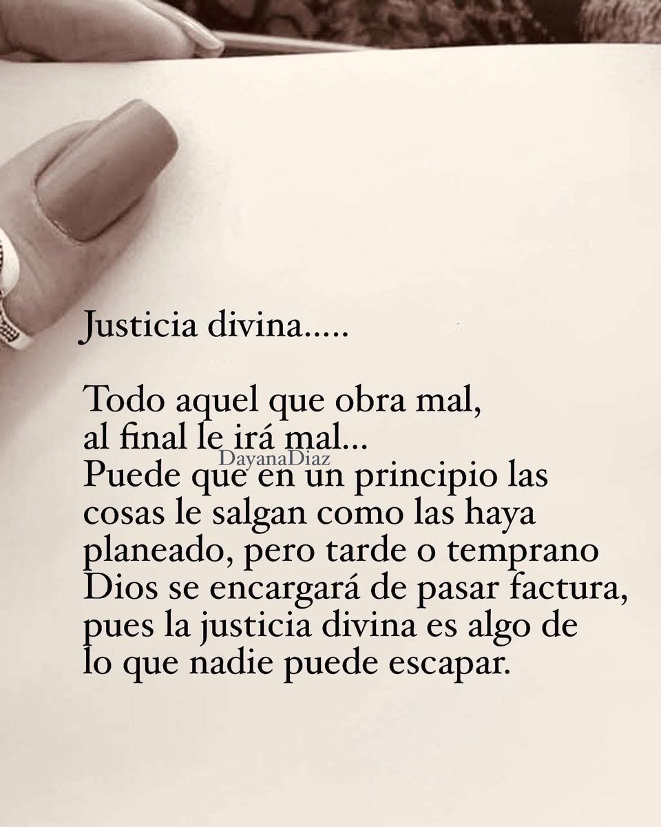 Jeannkis's tweet photo. Se le cayó la máscara, PATAN, Viejo Pelón Cochino, tiene una hija menor de edad que la pueden estar  acosando sexualmente 🤬💔😭, en mi vida le perdonaré lo que me hizo, se quemó completamente, ahora la justicia divina se encargará de usted 😡🤬💩 https://t.co/aMUpqTHG0j