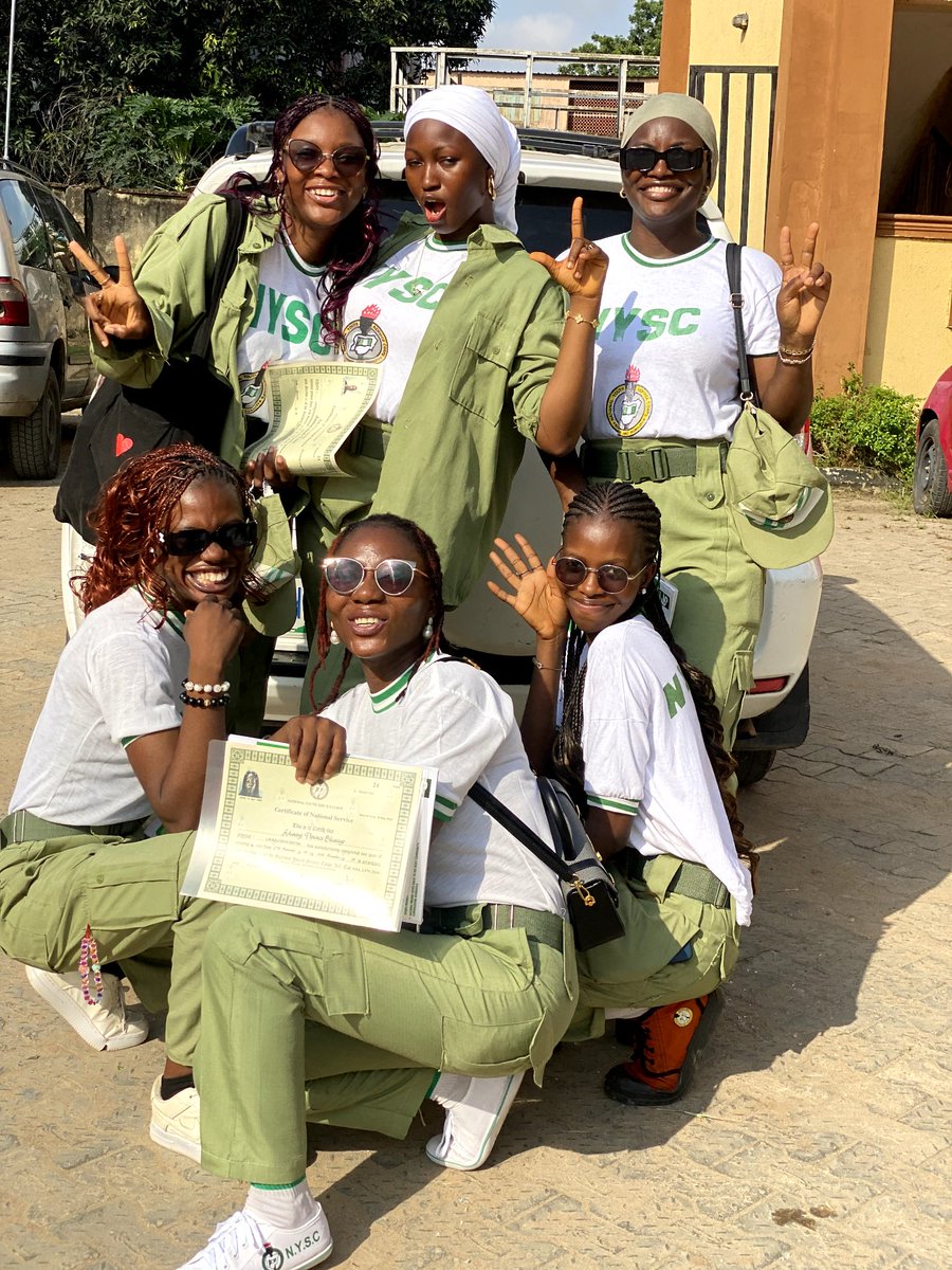 hardeyhola_'s tweet image. Because one post wasn’t enough to fit all the smiles. 😄💚
Cheers to the moments, the friendships, and the memories that made service year unforgettable!