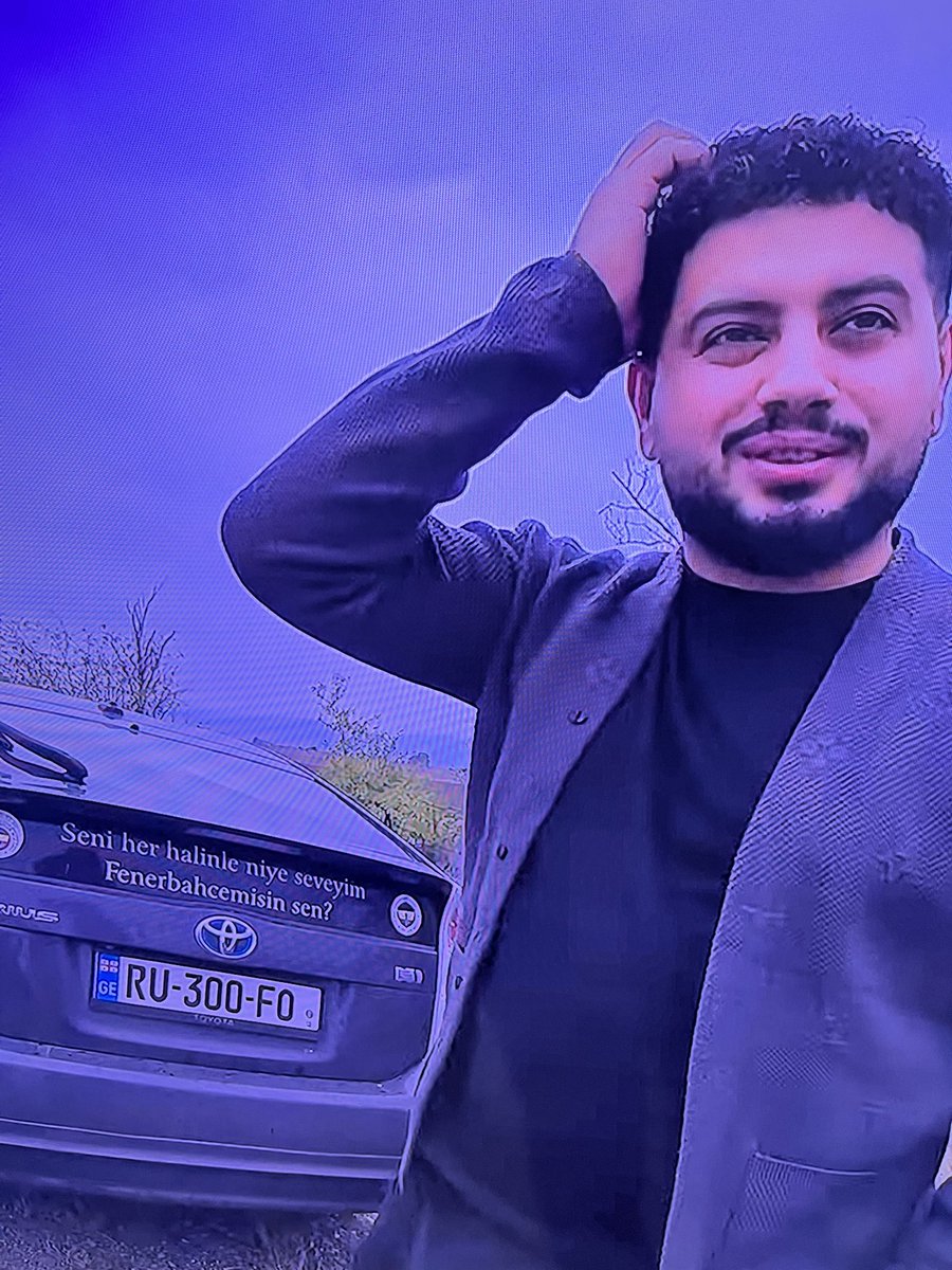 Baba yürüyen Fenerbahçe misin sen nesin? Gürcistan Azerbaycan sınırında araba da yazana bakın 😄 #Fenerbahce