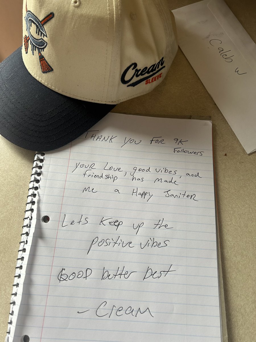 CSleeve16374's tweet image. SPECIAL GIVEAWAY ALERT!!

This janitor just hit 9k followers this morning!!!

I am really grateful for all of you. Especially all the positivity and love for our #bears in this community.  

I love you guys and to celebrate I want to give away another cream sleeve hat by…