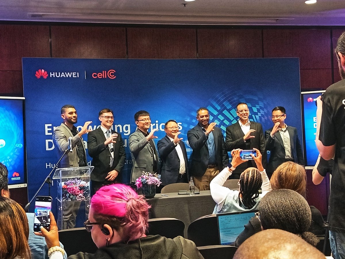 TechSmartZA's tweet image. First day done and dusted here at the #AfricaTechFestival. Cape Town certainly put its best foot forward.