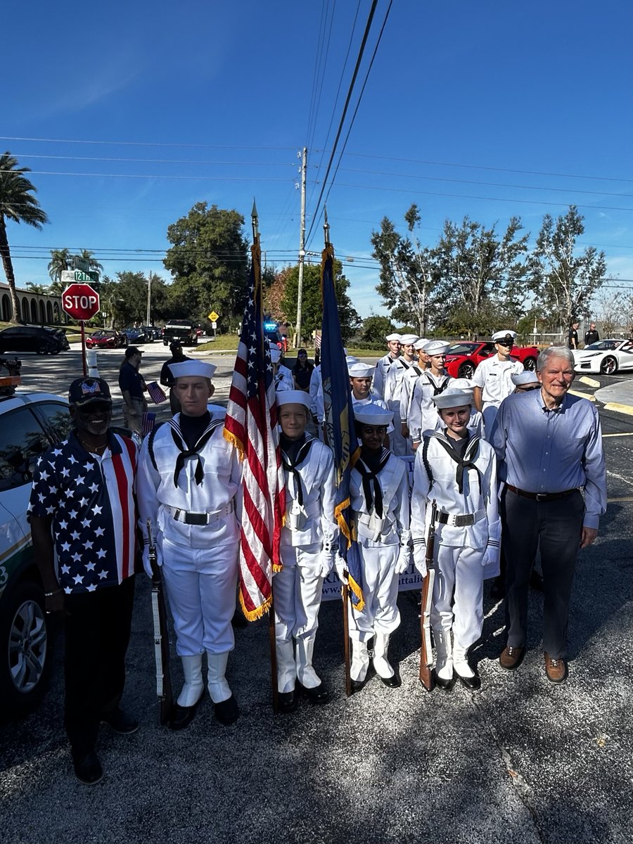RepWebster's tweet image. Today, we pause as a nation to honor the brave Americans who have worn our country’s uniform and defended our freedoms across generations.

On Saturday, I had the privilege to join veterans in our community at the Clermont Veterans Day Parade. Events like these remind us that the…