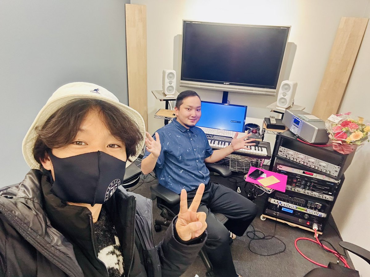 本日は制作DAY🎼🎺
⁡
忙しい中時間を割いて頂くbuddyに恩返しできますようにもっともっと頑張ります🔥🔥🔥
⁡
お楽しみに✨
⁡
全国のローソンで放送決定のオリジナル曲【君が笑えば】もぜひ全国のローソンで聴いてくださいませ🙏
⁡
放送日程時間↓
11月
12日（水）　14:16〜
13日（木）　08:17〜