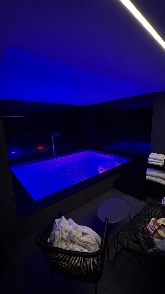 sadr4z's tweet image. paris dump