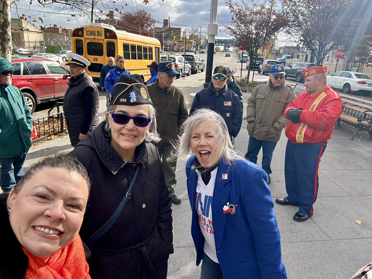 Thank You, Veterans 🇺🇸 and thank you @eastbronx_historyforum and VNNA for hosting once again a beautiful ceremony showing our gratitude and honoring Bronx veterans. Appreciating the #MorrisPark elected representatives in attendance @bronxbpgibson and Assemblyman John Zaccaro Jr.