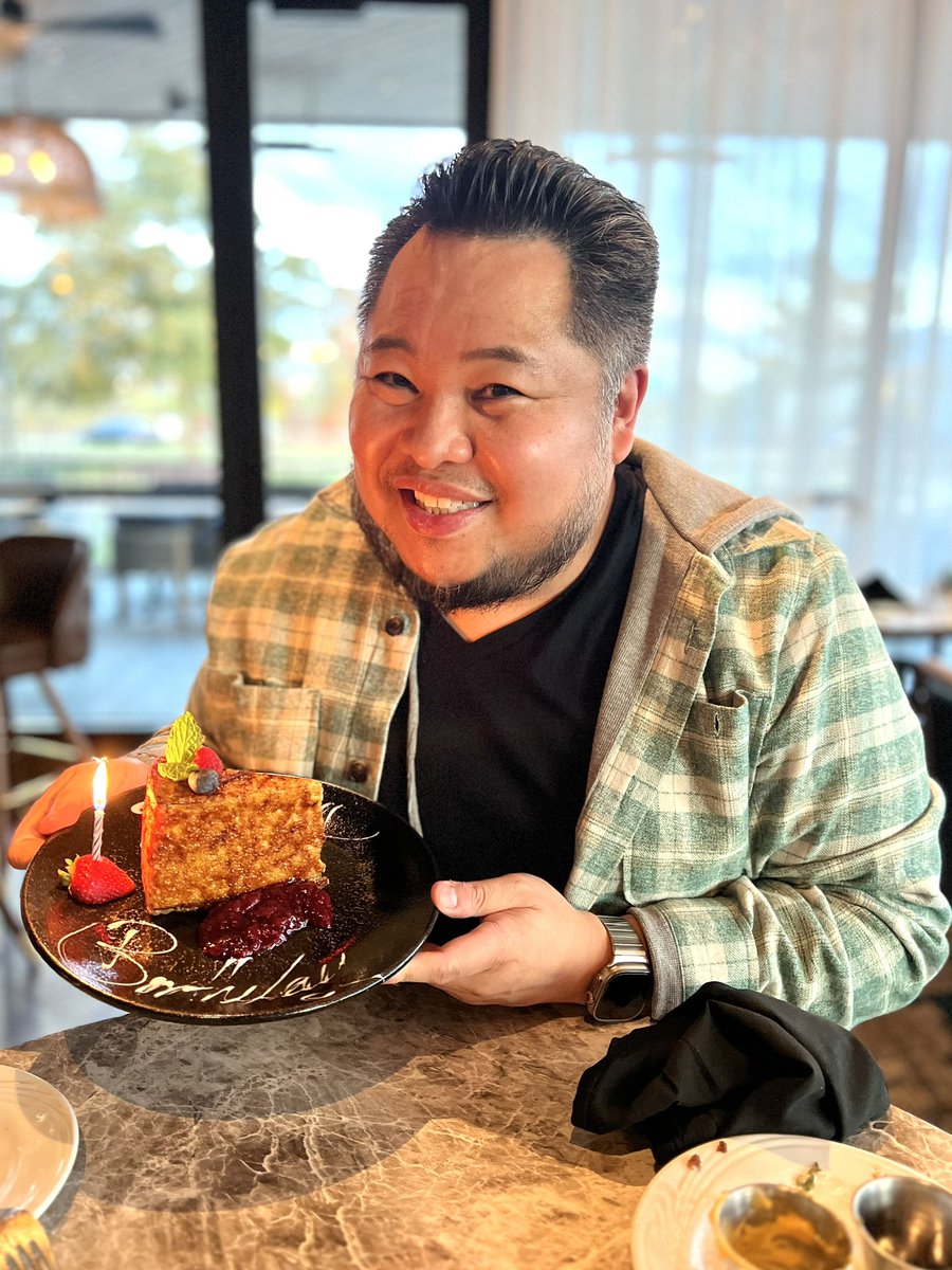 Now that my birthday month (full 30 days) is over i guess i can post my best birthday cake photo, thanks to all those who took time to celebrate with me (photo dump on IG) !! #OctoberBabies #LibraSZN