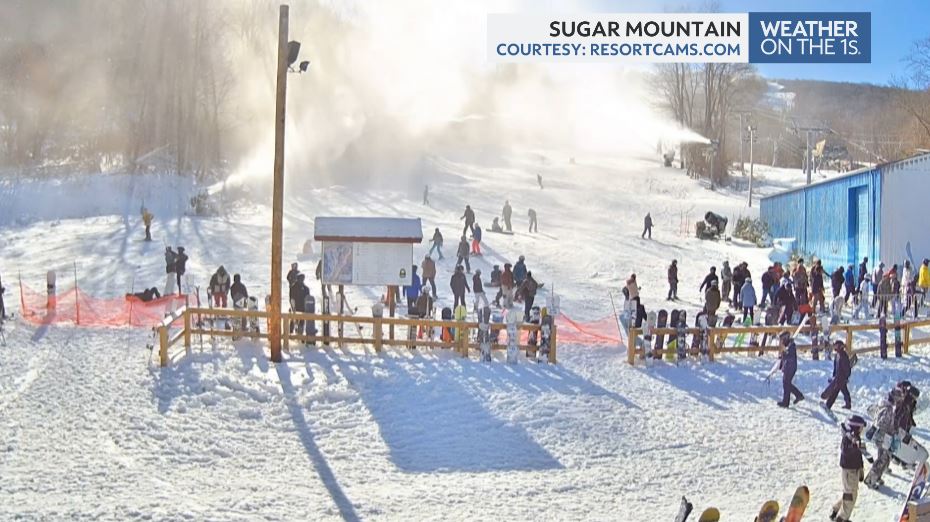 wxcrum's tweet photo. Ski season has started! Get it while you can. I suspect a pause is in the future given the returning warmth. #SkiNc #ncwx #scwx #wncwx https://t.co/K2gIHueRQL