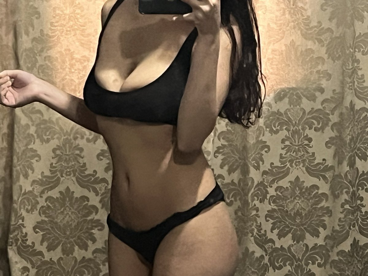 xxoxolany's tweet photo. 30rt? https://t.co/xlQ4FbVDv1
