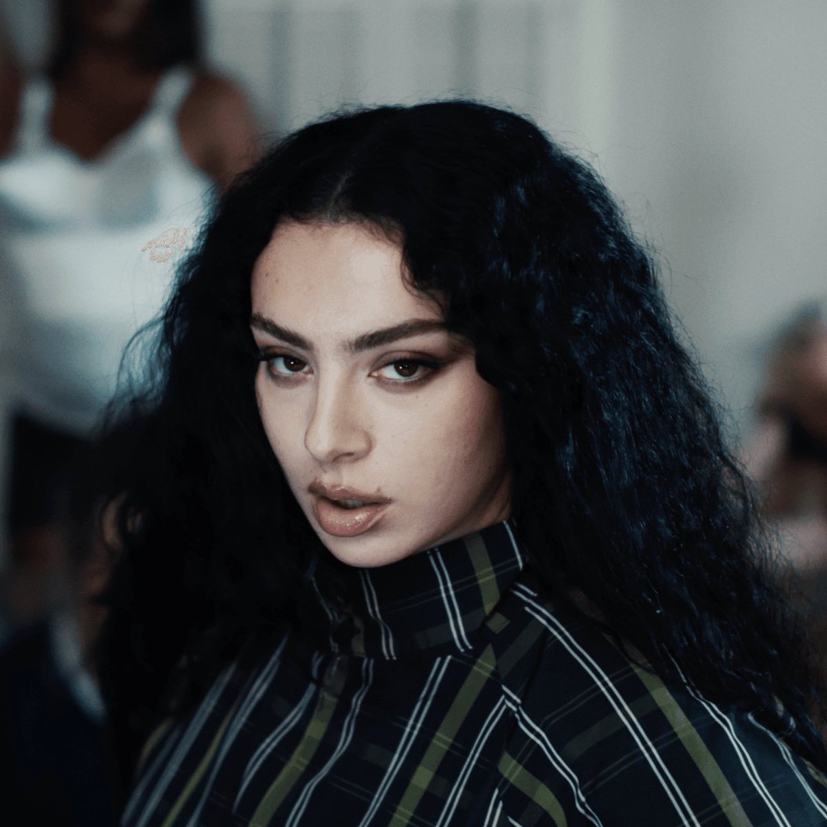 le s 🪐 tweet media