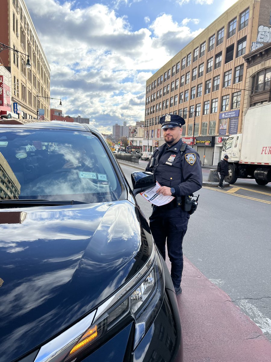 NYPD40Pct's tweet image. Officer Pllaha our traffic Q-Team held a safety outreach at E 149th &amp;amp; 3rd Ave — reminding drivers and pedestrians to use crosswalks, follow traffic laws, and stay aware. Building safer streets with the community. 🚦👮‍♂️🤝 #visionzero