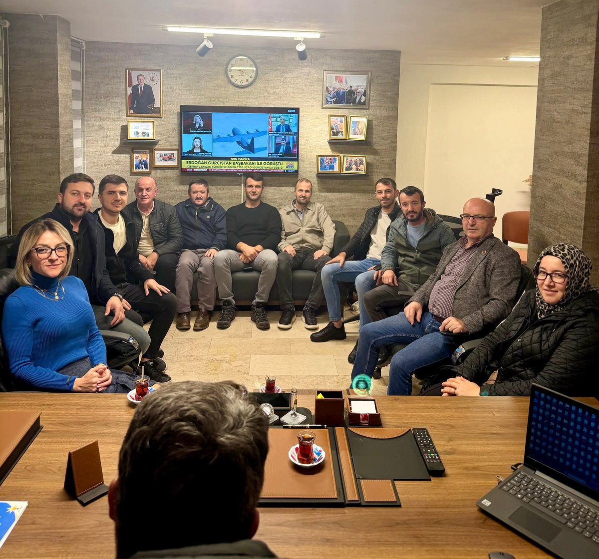 Haftalık olağan İlçe Yönetim ve Yürütme Kurulu toplantımızı İlçe Başkanımız Sn. Ahmet Aydın riyasetinde gerçekleştirdik.
Toplantımızda, partimizin ve ilçemizin geleceğine dair projelerimizi, hizmetlerimizi ve önerilerimizi istişare ettik.