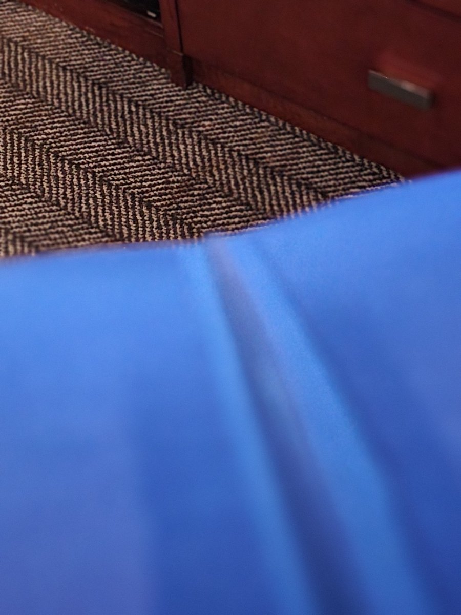 RandomInflator's tweet image. I can't see my feet