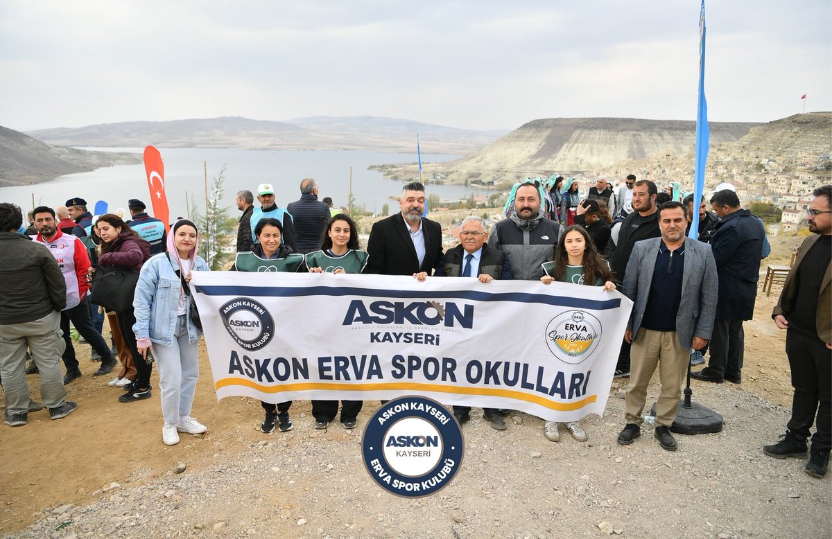 askonerva's tweet photo. 🌳 11 Kasım Milli Ağaçlandırma Günü münasebetiyle düzenlenen programa  katıldık.
Doğaya nefes, geleceğe umut olmak için biz de fidanlarımızı toprakla buluşturduk. 🌿✨

Bir fidan, bir hayat…
Yeşil bir dünya bırakmak için çalışmaya devam ediyoruz. 💚💚💚
#ASKON #ErvaSpor #Kayseri https://t.co/5Uo7KJ0pwi