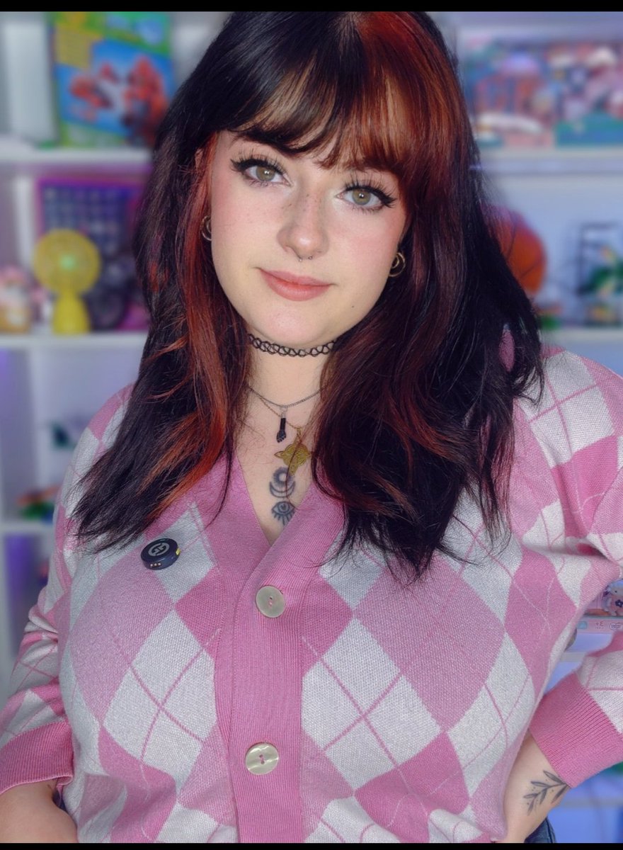 Ismavs12's tweet photo. @trizia_curtis JAJAJA literal que si, casi tienes el Cosplay hecho https://t.co/abwqMeZu1S