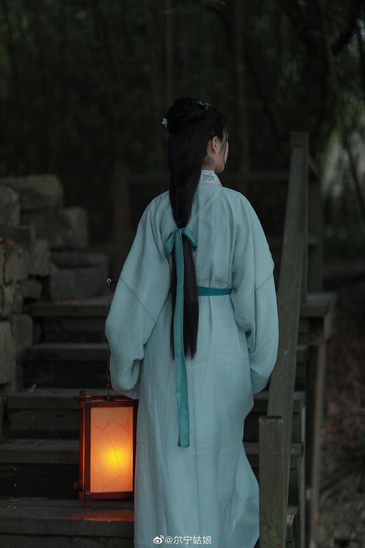 Farolillos para esta noche.

Minh Vân.📷