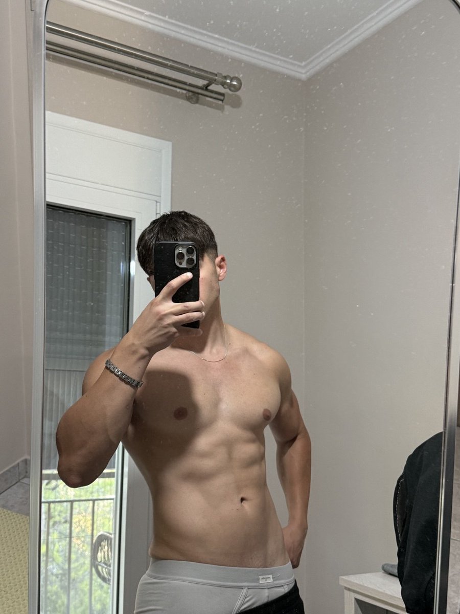 Young Stud tweet media