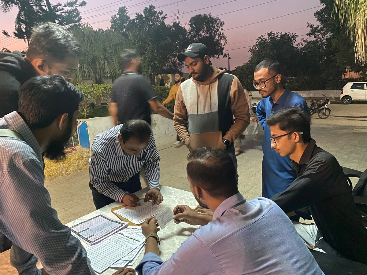 UOKAPMSO's tweet image. *دستخطی مہم برائے اساتذہ و طلبہ و طالبات*

اے پی ایم ایس او جامعہ کراچی سیکٹر کی جانب سےکراچی ماسٹر پلان 2020 کے حوالے سے دستخطی مہم میں عوام پبلک پٹیشن پر اساتذہ اکرام اور طلبہ و طالبات دستخطی مہم پر دستخط کر رہے ہیں۔ 

#APMSO #KnowledgeForAll 
#APMSO_Media #Team_APMSO