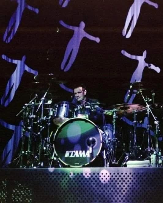 maria_nero's tweet image. Nov 11 2003 #MuseHistory @muse performed at the Marseille Dôme in #France - The last live performance of Uno until 2015 - A 20 song set supporting Absolution 

#Muse #MuseLIve #MattBellamy #DomHoward #ChrisWolstenholme #MuseHistoricalSociety