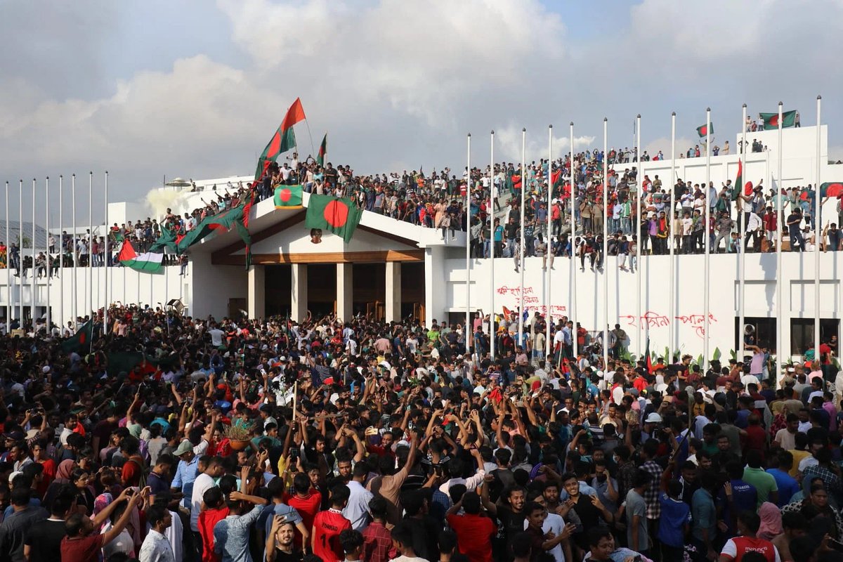 AhmedShahAzfar's tweet image. An inteeview with a corrupt, abscounding politician, charged with mass murder is NOT a documentary. No one in the world belives Indian propaganda that the student revolutions in Lanka, Nepal &amp;amp; Bangladesh are &quot;color revolutions&quot;

The GenZ, Monsoon Revolutions ARE very real!…