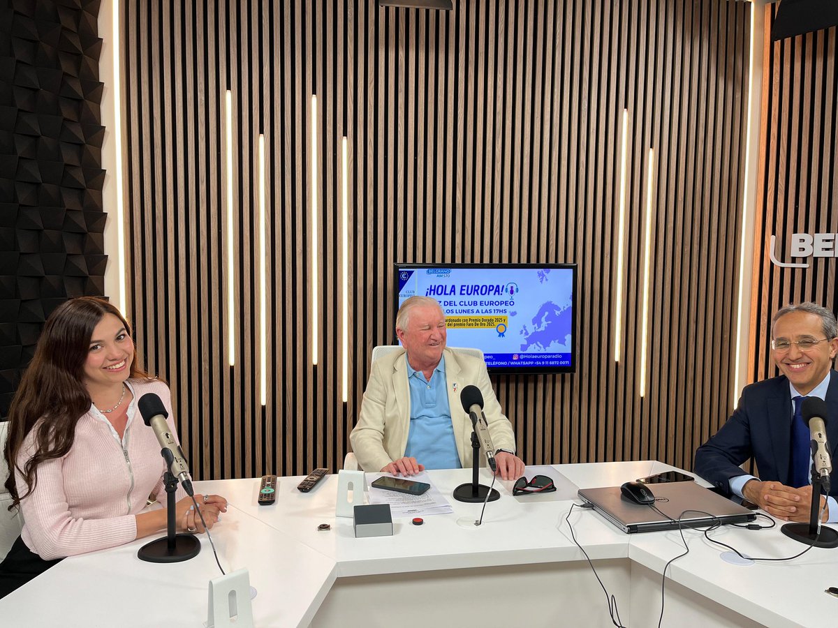 Ayer en Hola Europa tuvimos la visita del amigo Embajador del Reino de Marruecos Fares Yassir que nos brindo excelente descripción de su pais en todos los campos, incluso en el futbol!! Gracias por su visita!