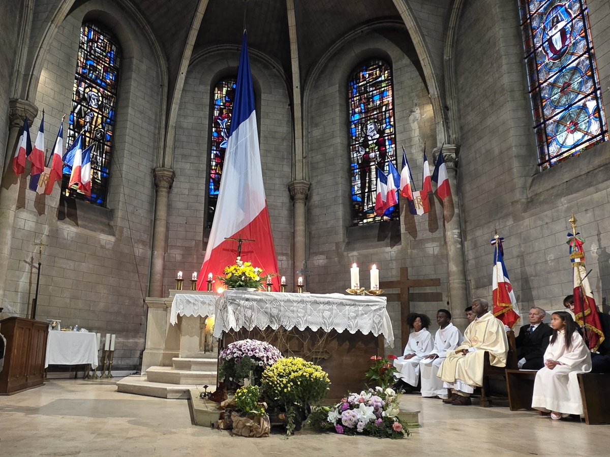 xaviermelki's tweet photo. 🇫🇷 Verdun, le Bataclan, le bleuet, 100 ans... 🇫🇷

Discours prononcé ce matin à l'occasion de la commémoration du 11 novembre.

https://t.co/F3WS75W5Rt https://t.co/h2eiTz6R5R