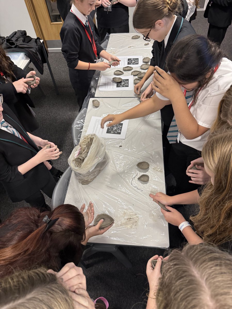 StarRadcliffe's tweet image. Students enjoyed a creative lunchtime session today making clay diya lamps as part of @IFWeek. The activity celebrated Diwali and the shared values of light, hope and unity. A brilliant way to learn, create and connect 🌟🪔
#InterFaithWeek #Diwali