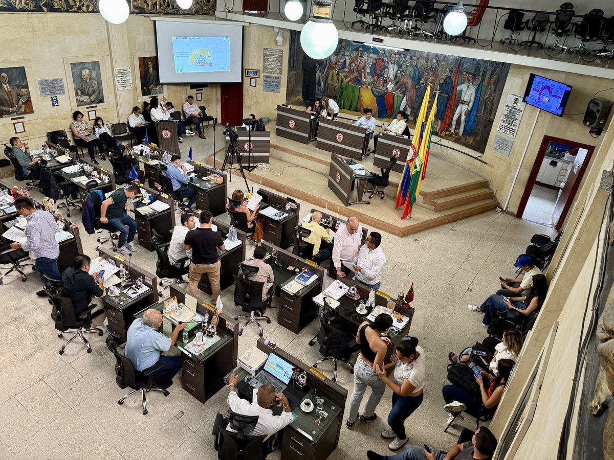 🚦🎭🤝💰 Las secretarías municipales presentaron el #Presupuesto2026 ante el Concejo de Ibagué.
Cada inversión busca mejorar la vida de los ibaguereños y fortalecer los programas sociales, culturales y de movilidad. 💚
#IbaguéAvanza #ConcejoDeIbagué