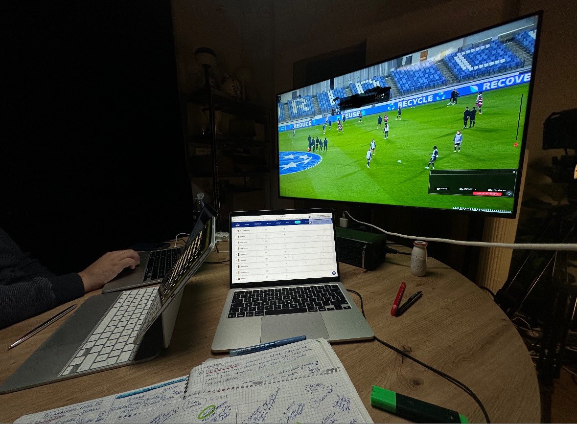 A las 21:00 h, <a href="/_JesusLopez_/">Jesús López</a> y yo os contamos el Real Madrid v París FC de la tercera jornada de la Champions. 

En <a href="/DisneyPlusES/">Disney+ España</a>.