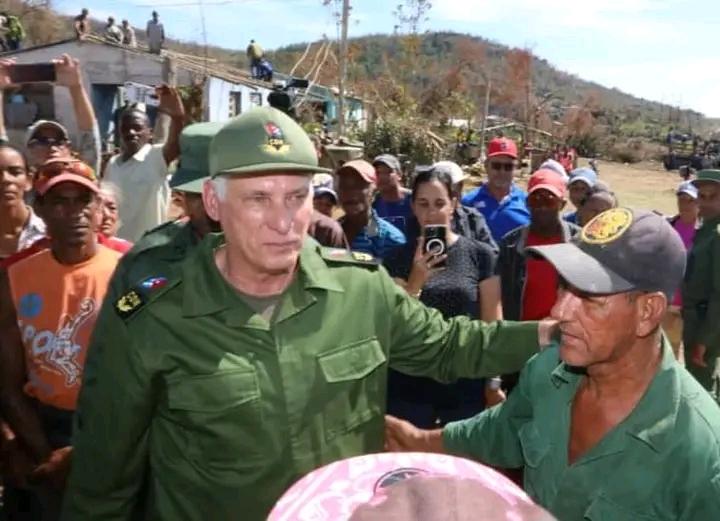 "(...) no solo vamos a resistir, sino a vencer" #YoSigoAMiPresidente #SanctiSpíritusEnMarcha #Cabaiguán <a href="/AlexisLorente74/">Alexis Lorente Jiménez</a> <a href="/DeivyPrezMartn1/">Deivy Pérez Martín</a> <a href="/DrRobertoMOjeda/">Dr. Roberto Morales Ojeda</a> <a href="/BeatonNunez/">Alberto Beaton Nuñez</a> <a href="/DiazCanelB/">Miguel Díaz-Canel Bermúdez</a> <a href="/LaritzaCon11073/">Laritza Concepción</a> <a href="/MMarreroCruz/">Manuel Marrero Cruz</a> <a href="/CancioYule59529/">Yuleisy Cancio</a>