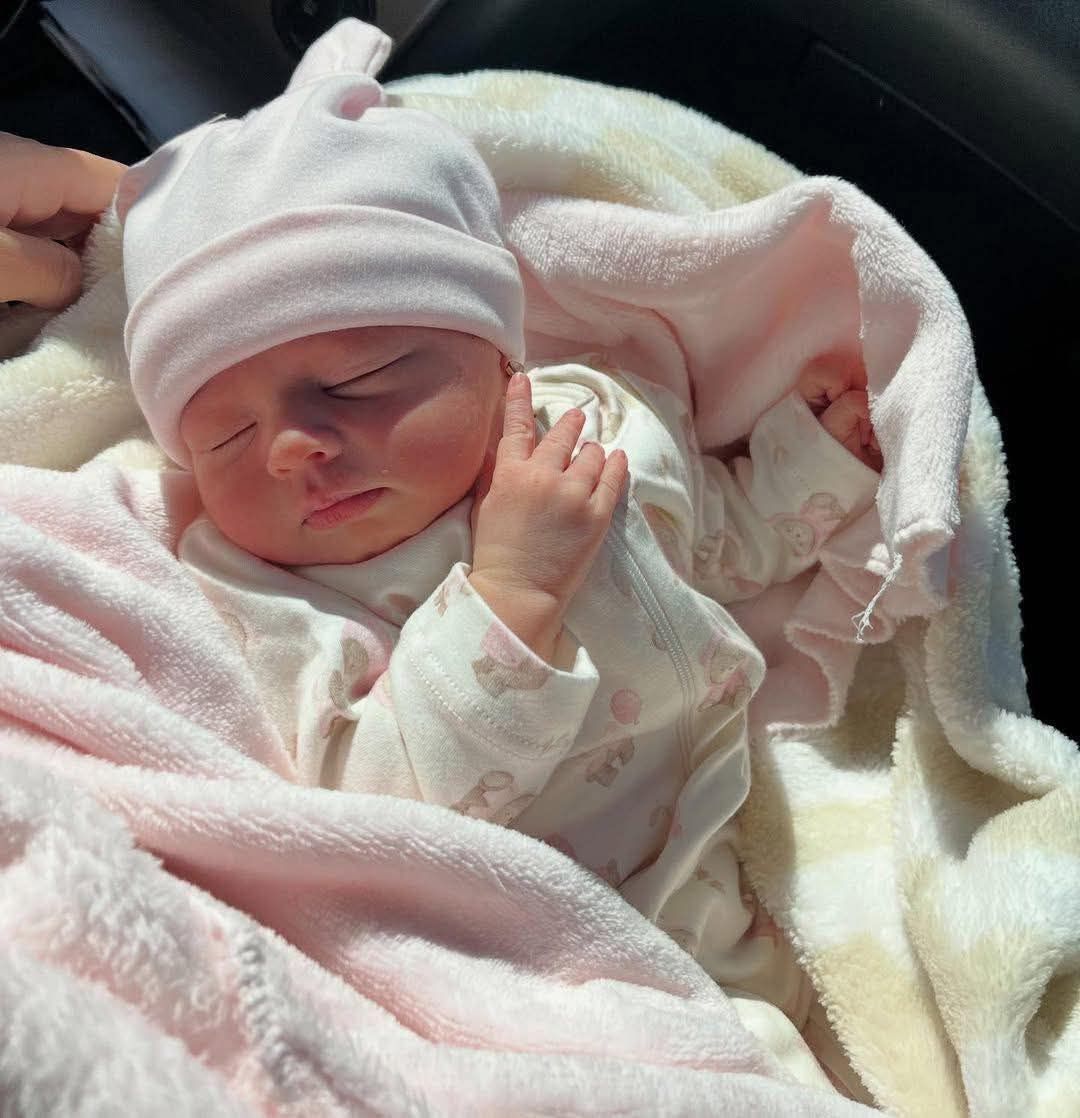 Baby's (@cuddleecute) on Twitter photo 